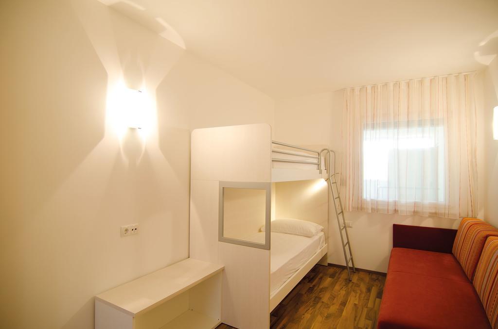 Garni Hotel Peterlinhof كالدورا الغرفة الصورة