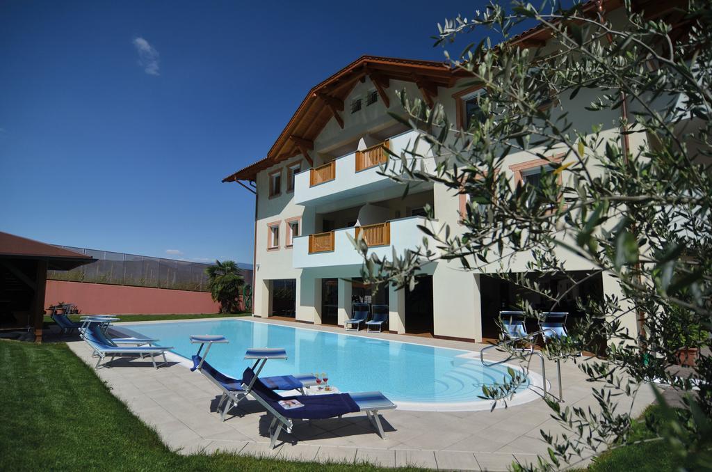 Garni Hotel Peterlinhof كالدورا المظهر الخارجي الصورة
