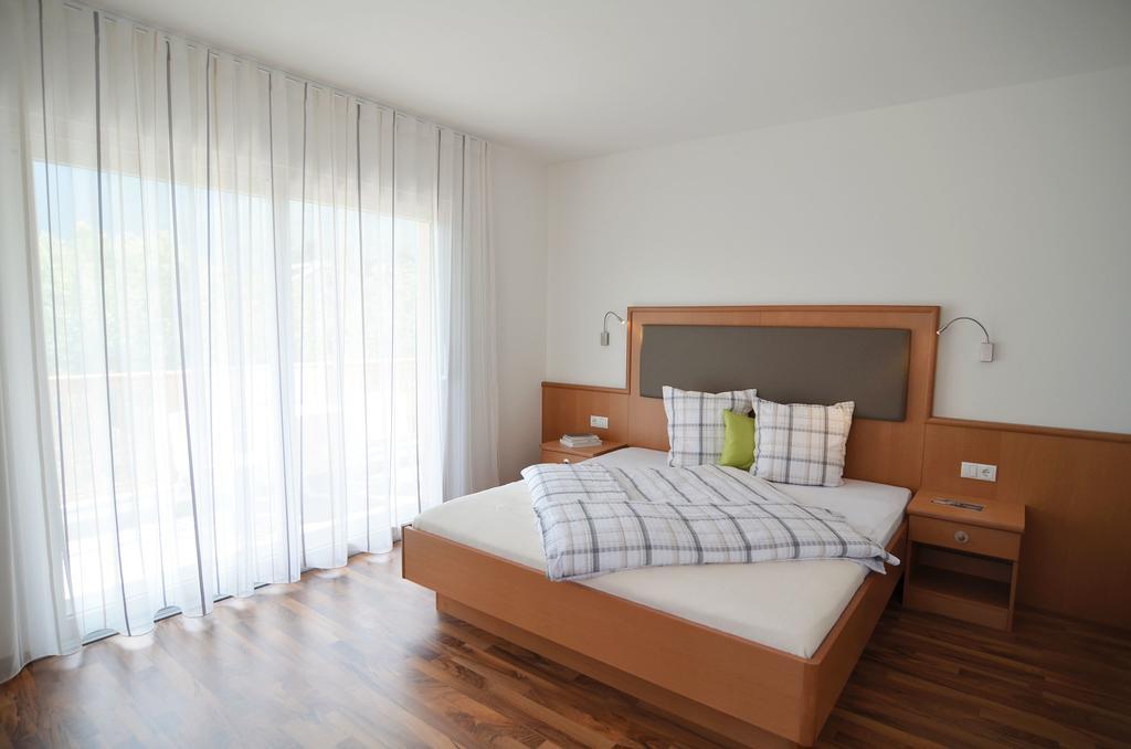 Garni Hotel Peterlinhof كالدورا الغرفة الصورة