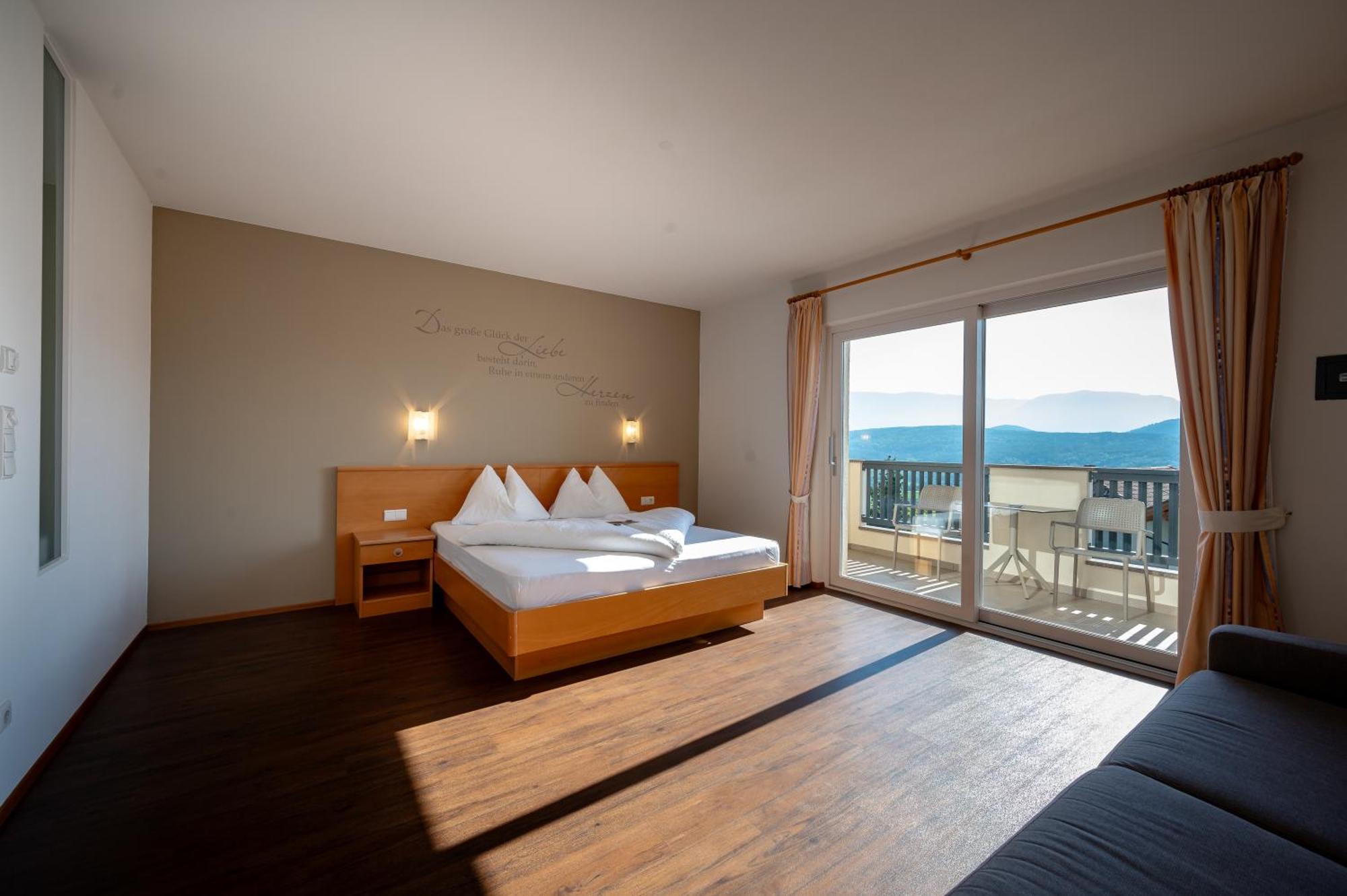 Garni Hotel Peterlinhof كالدورا المظهر الخارجي الصورة