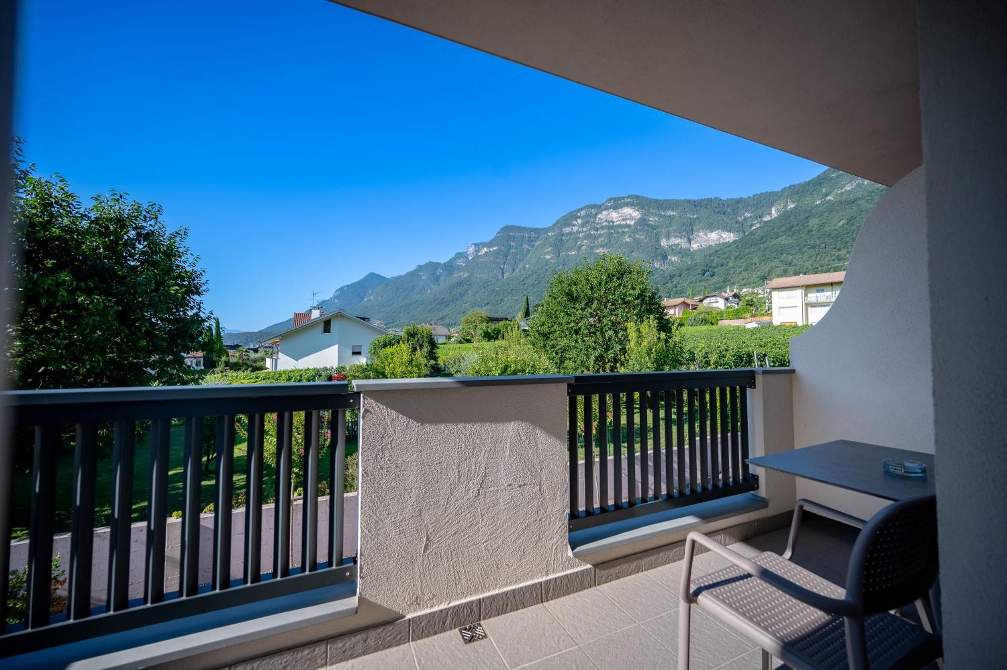 Garni Hotel Peterlinhof كالدورا المظهر الخارجي الصورة